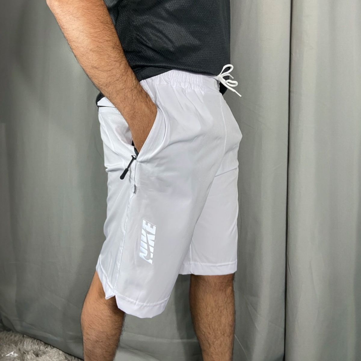 Kit 2 Bermudas Masculinas com Elastano – Branco e Vermelho (P ao G2)